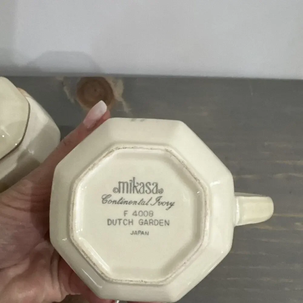 MIKASA Dutch Garden Cream and Covered Sugar Set- Orange/Yellow Flowers MINT